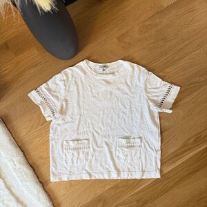 EUC CHANEL CC Embroidered White Short-Sleeve Tee 34/36 Classic Pockets Feminine